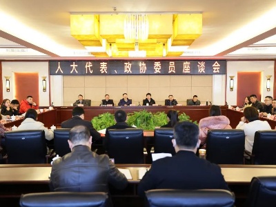 江伟斌：开门纳谏求良策，凝心聚力促发展