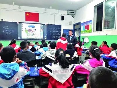 在西部大地实现青春梦想 | 中国道路中国梦·不负嘱托更奋发