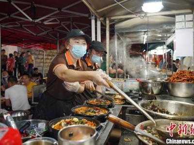 广西夜市从“冷清”到“爆红” “俘获”大批游客-中新网
