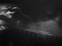 跨涧越岭