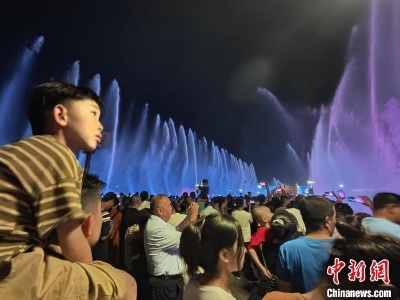 新疆何以实现夜经济繁荣、释放新活力？一场现场推进会答疑解惑-中新网