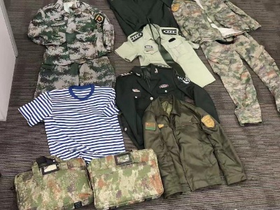 “军官”药店买口罩竟然撕毁口罩 上海浦东警方查处一起冒牌军官案件-中新网