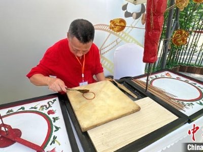 “金熊猫大课堂”成都热闹开课-中新网
