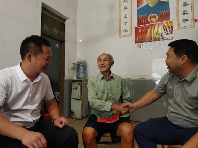 水江镇：八一走访慰问 致敬最可爱的人