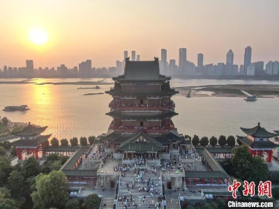 这届年轻人，如何拒绝扫兴的旅游搭子？-中新网