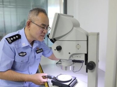 中新网评：博士后当交警是大材大用-中新网