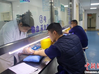 孕妇突发贫血 西藏波密森林消防员献血救急-中新网