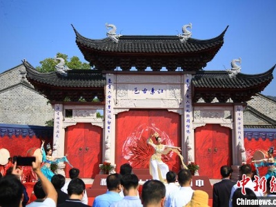 南京栖霞千年古镇开街 再现“诗画江南”盛景-中新网