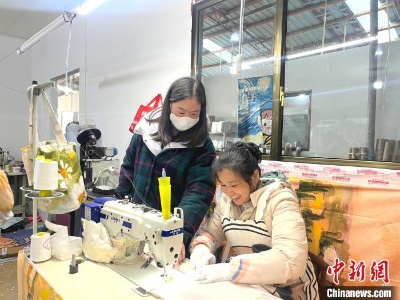 江西德兴：“巾帼工坊”撑起共富路上“半边天”-中新网