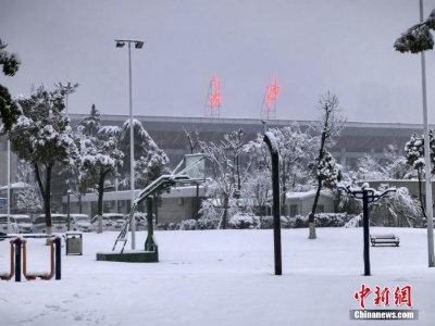南方多地开启暴雪模式，湖南贵州启动应急响应-中新网
