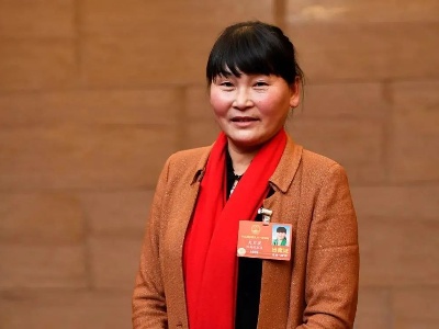 [人民日报关注宜春乡村教育扶贫]支月英：山里娃上学美美的