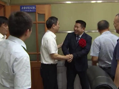 万载新闻 | 抗疫英雄成国辉载誉归来