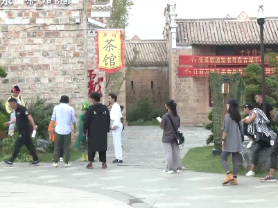 万载新闻 | 中央广播电视总台《驴友阿凡提》剧组走进万载古城拍摄