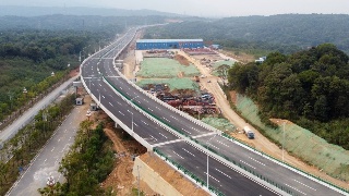 【9•27早安|九江】新建快速路九江收费站至庐山索道段正式通车；白水湖互通绿化景观提升工程开放