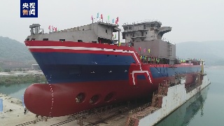 【03•30早安丨九江】全球最大、国内首艘万吨级远洋通信海缆铺设船在九江下水;九江这些县(市)获奖600万元；货车高速行驶时备胎脱落