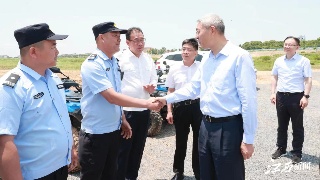 尹弘深入南昌、九江和鄱阳湖湖区调研水利防汛并开展巡河巡湖工作