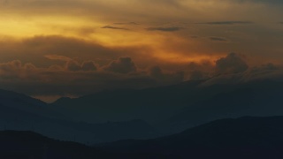 【中国纪录片大会展播片目】《雨林之子》第一集：雨林血脉 名字相联的族群