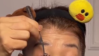 55岁阿姨自学化妆，妆成后惊艳网友，“本以为是个青铜 没想到是个王者”