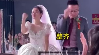 婚礼现场父亲大秀舞技，网友：这个爸爸也太会了 
