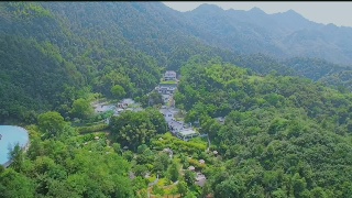 行走在童话里的小镇