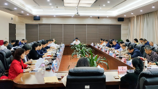 市政协党组及机关党组理论学习中心组主题教育第二次专题学习会举行，占勇主持并讲话