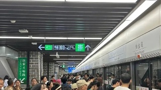 【10•08早安丨九江】90后九江姑娘余修婷亚运夺金；九江多条公交线路临时调整；鄱阳湖出现今年首次长江水倒灌