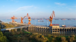 【11•22早安丨九江】鄱阳湖星子站跌破低枯水位；九江港口岸扩大开放顺利通过国家验收；九江14家机构可进行免费婚检