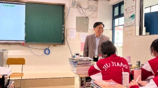 九江七中政治组开展名师走教活动，一中名师谈华楼再次精彩送课