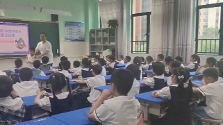 九江小学开展“科普进校园 科技伴成长”活动