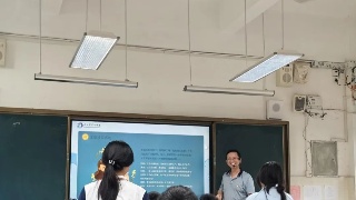 如何好好和父母说话——九江七中举办主题班会展示活动