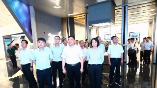 南昌市人大常委会考察组来我市考察，廖奇志陪同