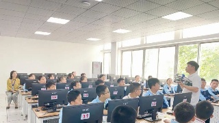 九江七中技术组开展“市直教育联盟”教育教学活动周教研活动