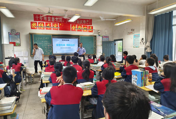 鹰潭市月湖区梅园街道梅园社区开展防溺水安全知识宣传教育活动 