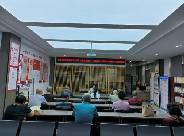 鹰潭市月湖区江边街道东风巷社区开展“道德评议会·弘扬文明正能量”主题宣讲活动