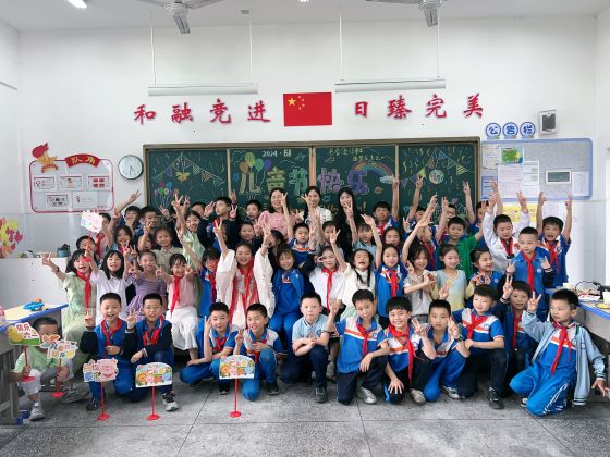 书香浸润童年 逐梦乐享六一——宜春市袁州小学开展庆“六一”暨家长开放日活动