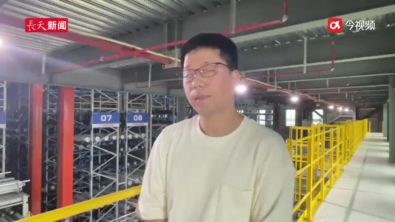 提升15%-20%出货率！这家企业建成国内首个无人单卷立体智能仓库 