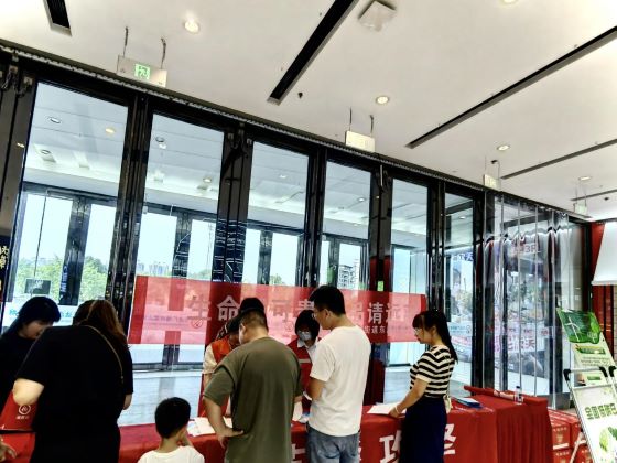 宜春市袁州区下浦街道：禁毒宣传进商圈 共建无毒生活圈