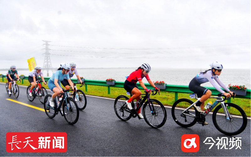环青岚湖自行车大赛展开激烈角逐