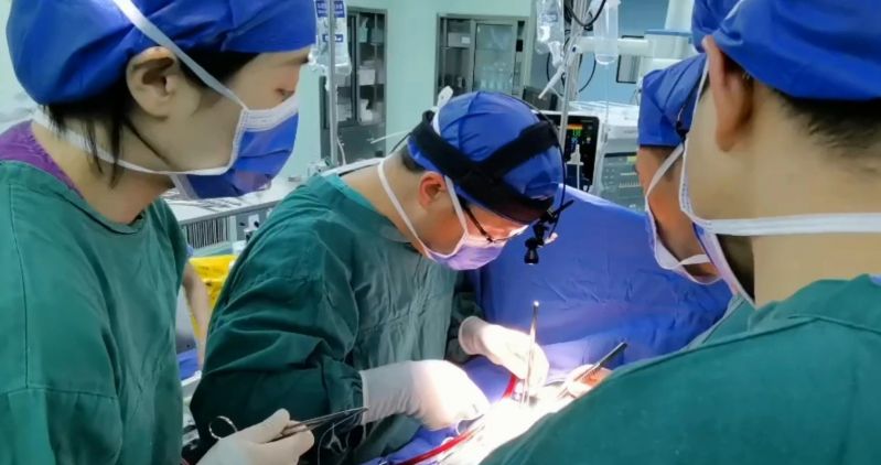 江西省儿童医院邹勇团队在体外循环下为1.4kg早产儿完成复杂心脏手术
