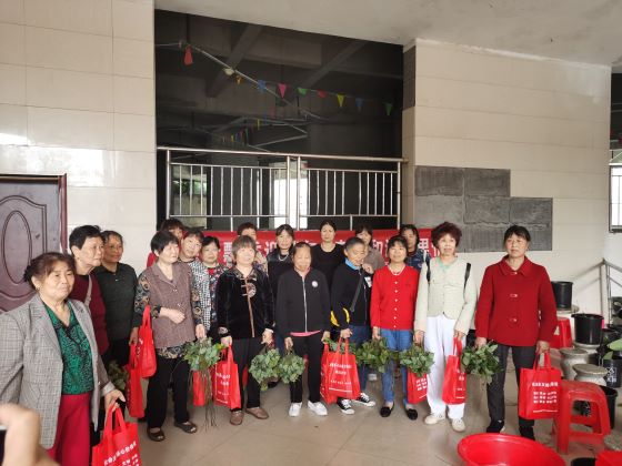 宜春市宜阳新区官园街道：粽叶飘香迎端午 幸福和谐邻里情
