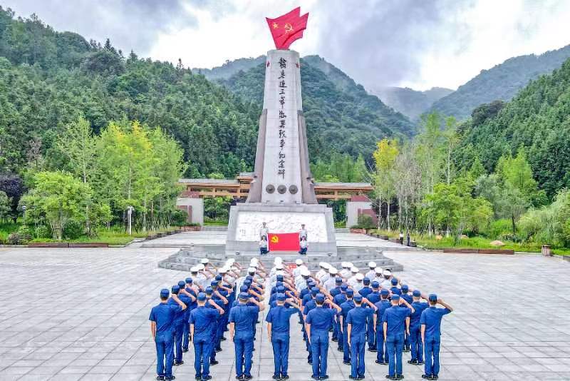 “苏区红+火焰蓝”共绘为民“底色”  ——江西省赣州市消防救援支队创建特色党建品牌综述