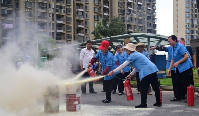 提高应对火灾危险能力，消防培训演练进社区