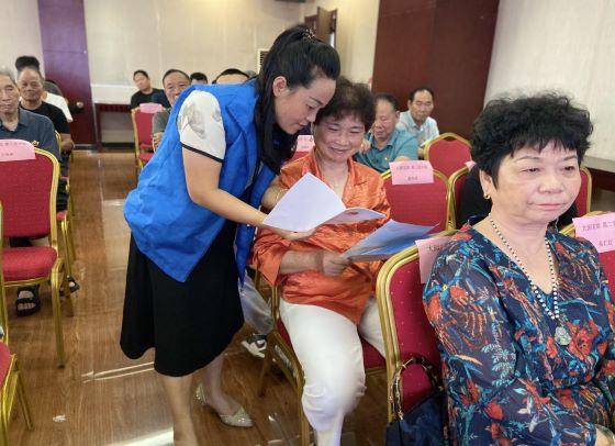 宜春市袁州区凤凰街道：党建引领推动垃圾分类新时尚