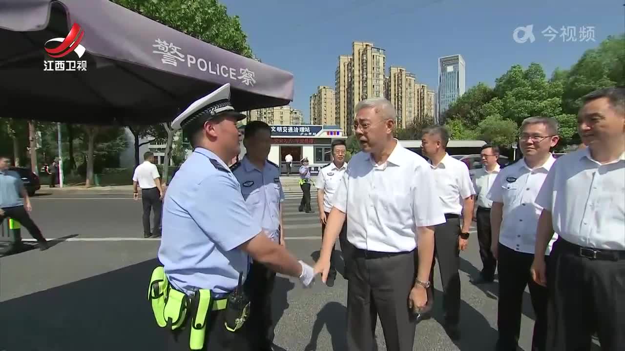 用心用情关爱一线劳动者 落实落细防暑降温各项措施 尹弘叶建春分别走访慰问高温一线劳动者
