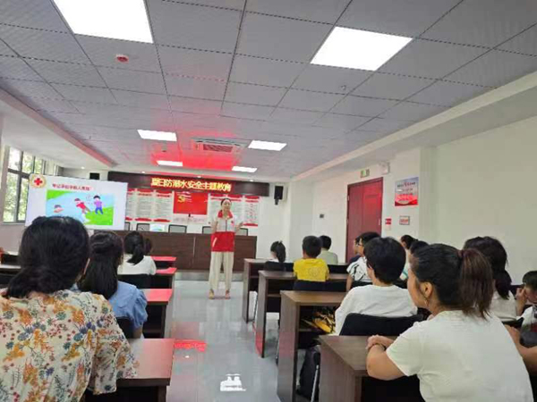 鹰潭市月湖区梅园街道东站社区开展夏日防溺水安全主题教育
