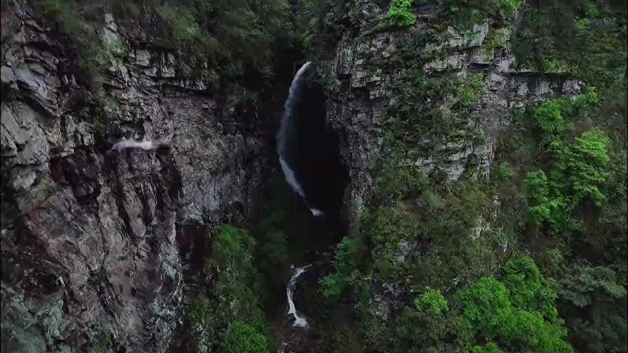 江西永新：春之碧波崖