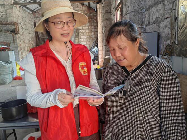 鹰潭市月湖区江边街道东风巷社区：燃气安全宣传进社区 筑牢居民用气“防火墙”