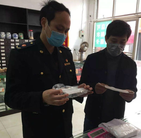 江西永新：严厉查处售卖“三无”口罩不法商家