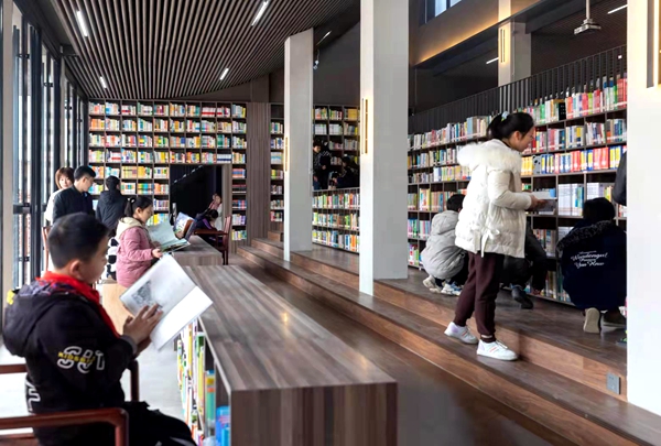吉安永新首家农村书房对外开放 台岭乡群众有了“第二课堂”