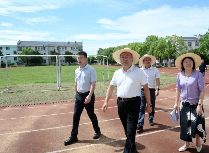 贵溪市委书记陈敏调研督导校园安全建设工作